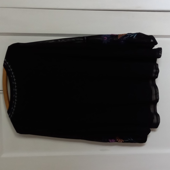 Style & Co embroidered top - Picture 7 of 9